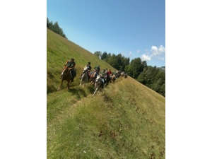 Routen und Trekking zu Pferd
